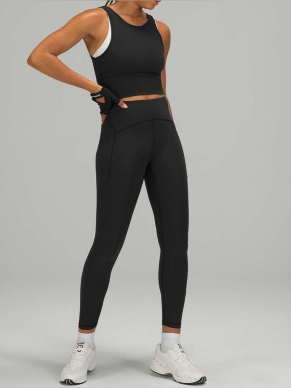 Lululemon Power Thru High Rise Tight 25" Black
Size 4